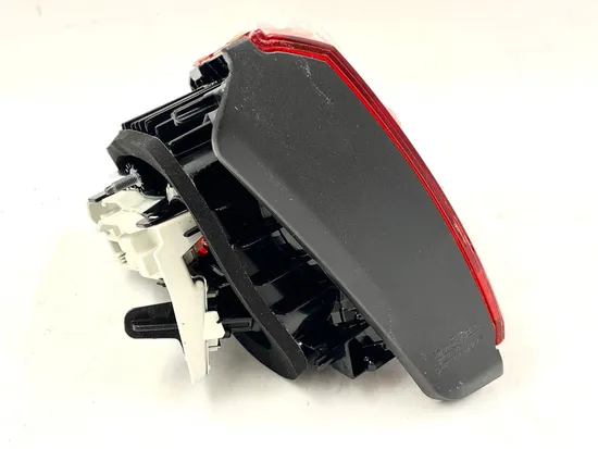 Auto Parts Basic Type Tail Lamp Inner L/R for VW Tiguan 2015